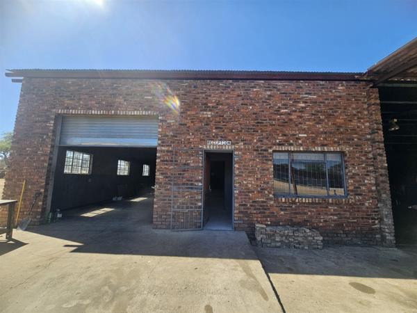 195  m² Commercial space