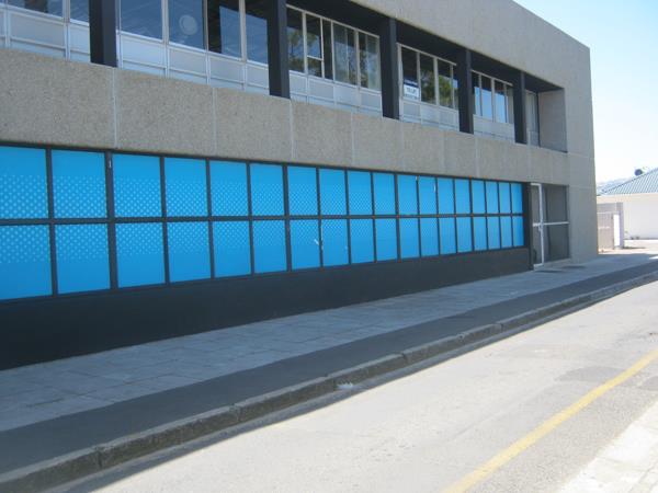 700  m² Commercial space