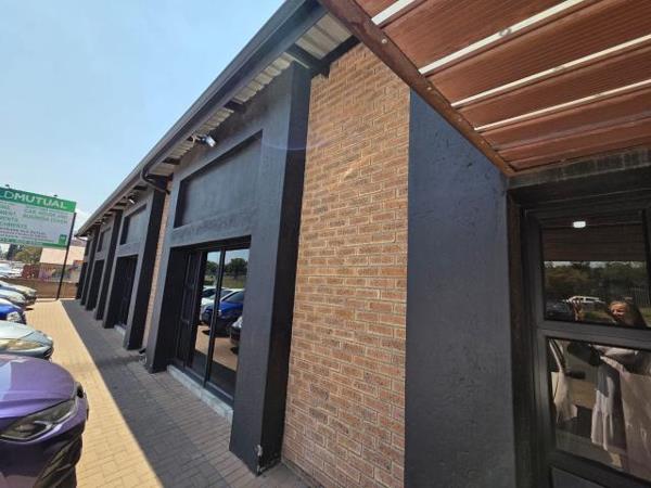 76  m² Commercial space