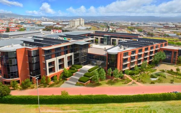 792  m² Office Space