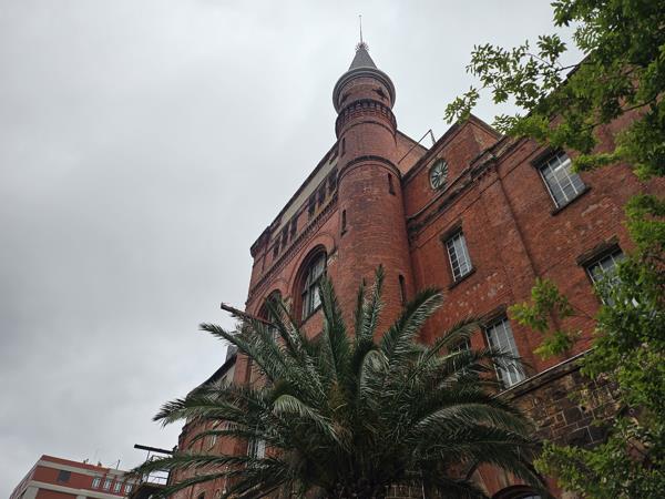 168  m² Commercial space