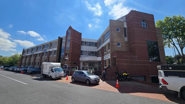 1 877  m² Commercial space