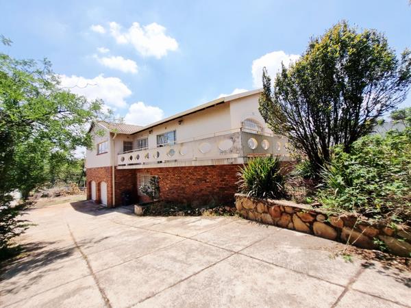 6 Bedroom House