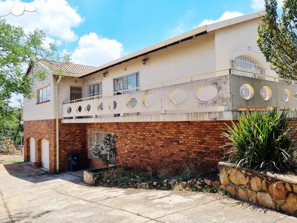 6 Bedroom House