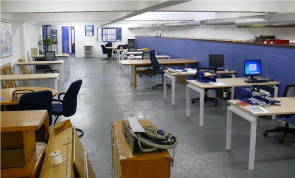 198  m² Commercial space