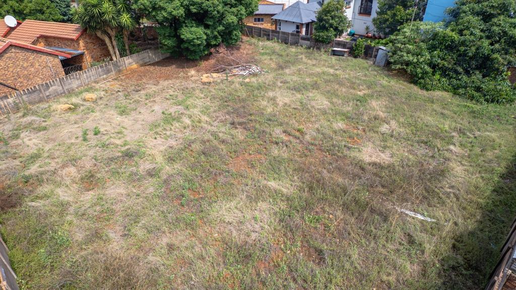 1 063 m² Land