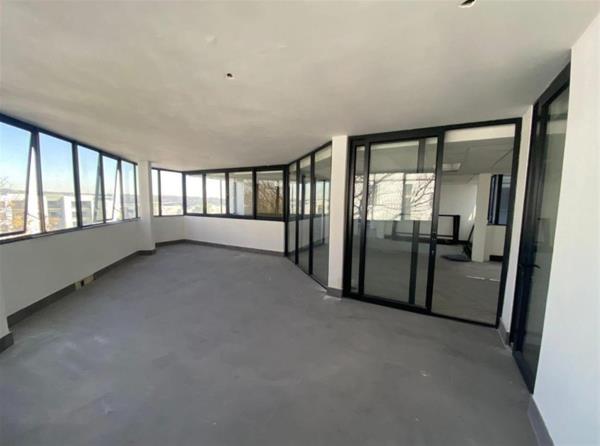 429  m² Commercial space