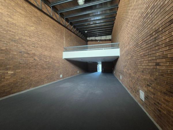 355  m² Industrial space