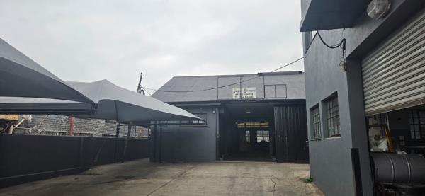 424  m² Industrial space