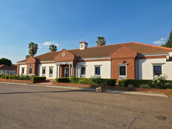 280  m² Commercial space