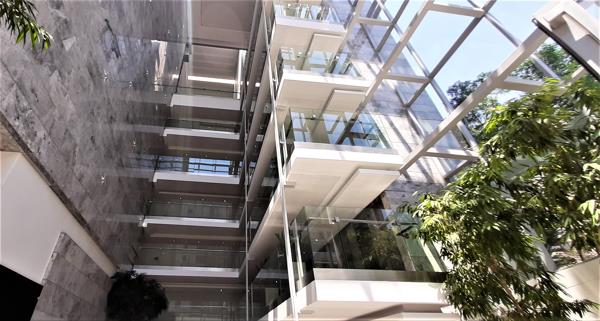 536  m² Commercial space