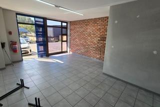 336  m² Commercial space