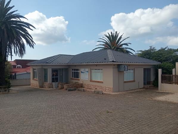 232  m² Commercial space