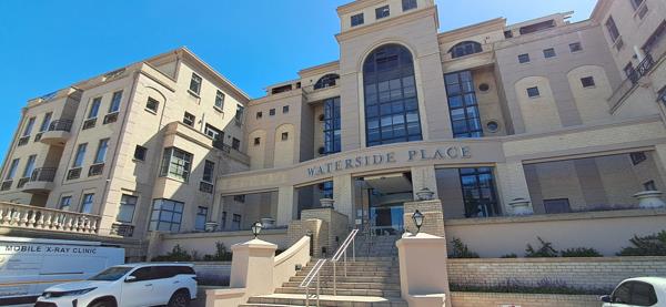 385  m² Office Space