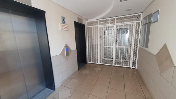 758  m² Commercial space