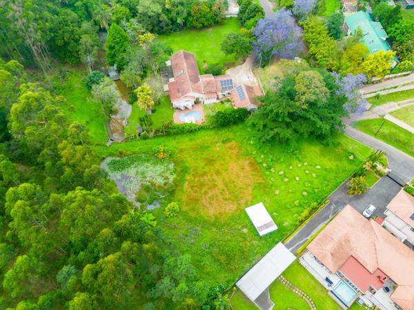 2 533 m² Land
