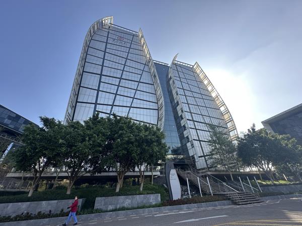 1 753  m² Commercial space