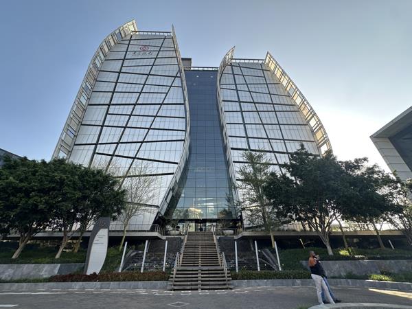 425  m² Commercial space