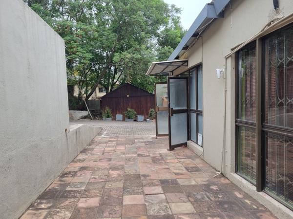 84.6  m² Commercial space