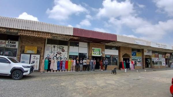 782  m² Commercial space