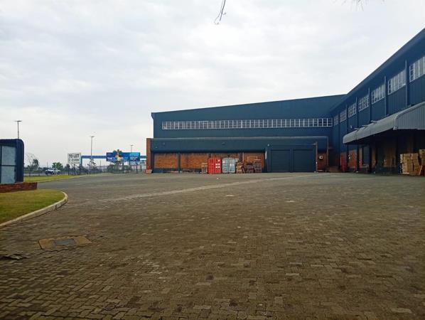 8 558  m² Industrial space