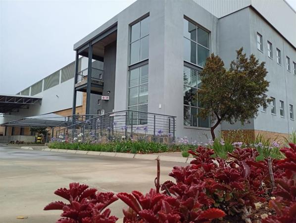 5 860  m² Industrial space