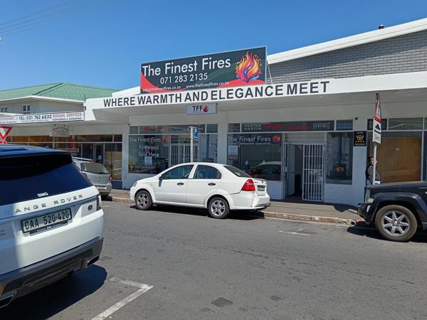 100  m² Retail Space