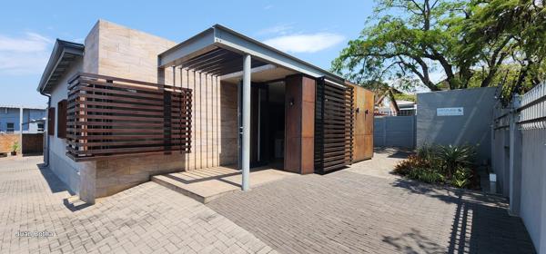 225  m² Commercial space