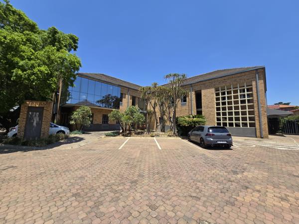 680  m² Commercial space