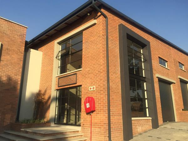 340  m² Industrial space