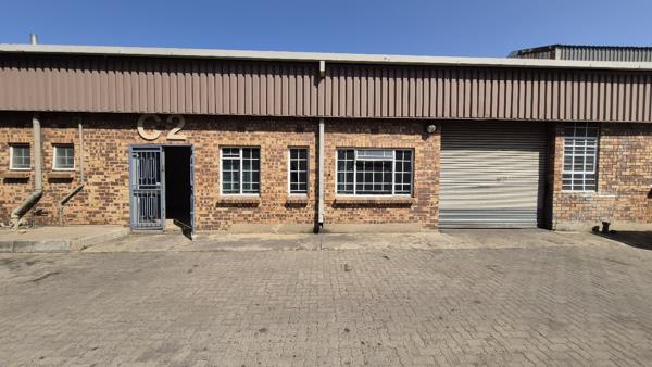 305  m² Industrial space