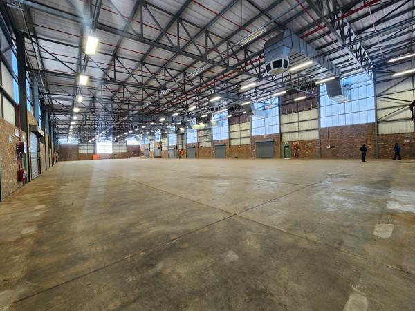 2 700  m² Industrial space