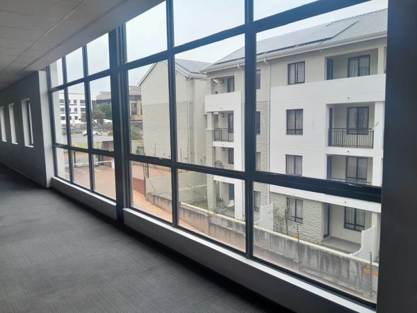 566  m² Commercial space