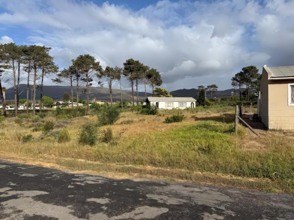 595 m² Land
