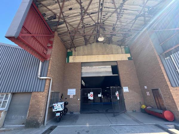 390  m² Industrial space