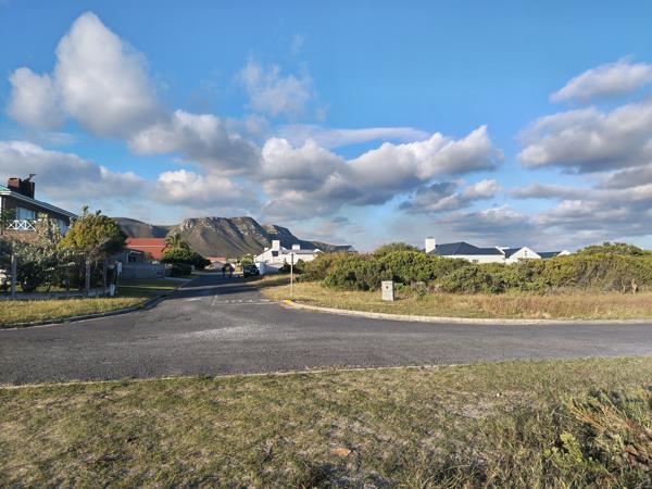 735 m² Land