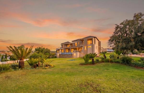 5 Bedroom House