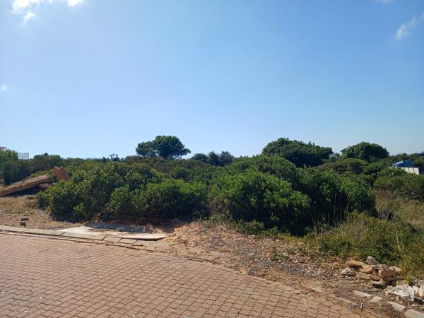 1 153 m² Land