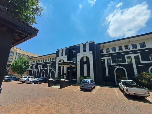 136  m² Commercial space