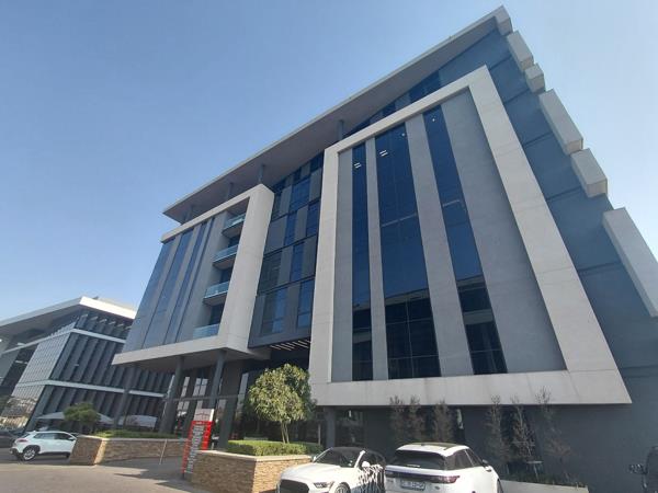 335  m² Commercial space