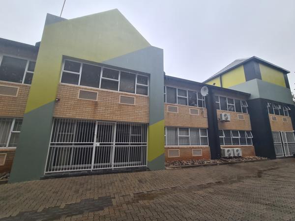 555  m² Commercial space