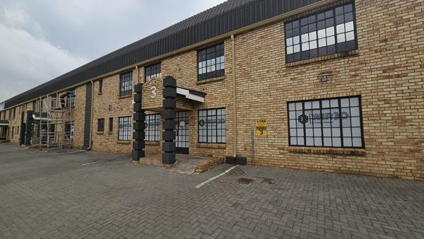 735 m² Industrial space