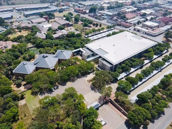 11 396  m² Commercial space