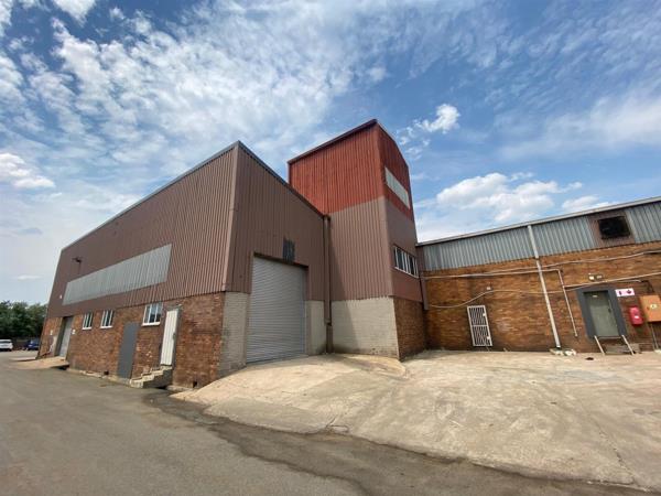 371  m² Industrial space