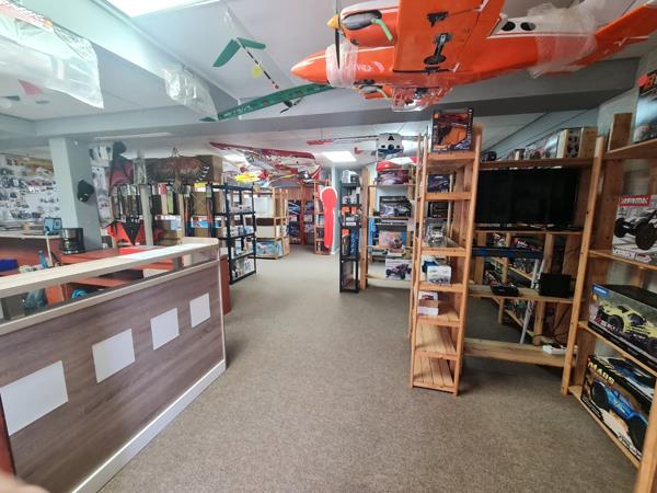 137  m² Commercial space