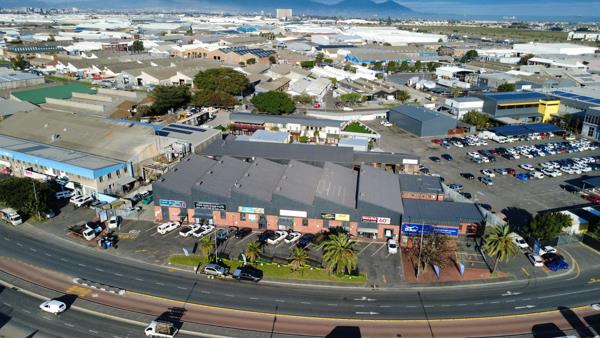 512  m² Industrial space