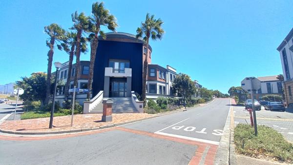 484  m² Commercial space