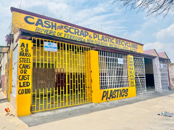 115  m² Retail Space