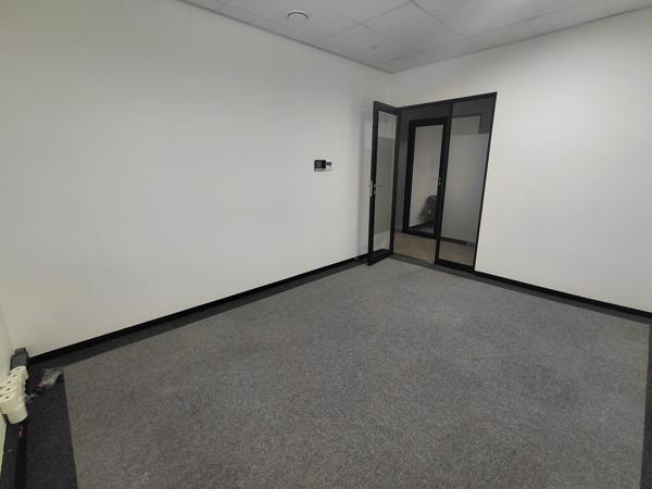 335  m² Commercial space