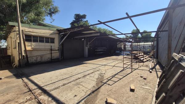 300  m² Industrial space